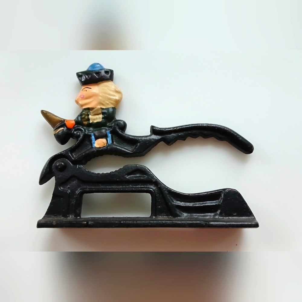 Vintage Cast Iron Nutcracker – Paul Revere Soldier – Hand Painted